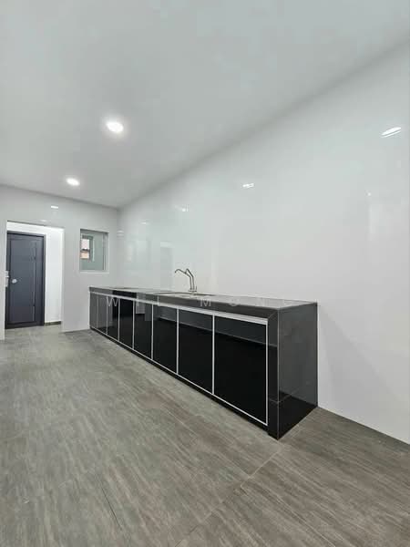 1-storey Terraced House for Sale in Taman Puteri Wangsa (Ulu Tiram) - Wil Mong - Kitchen - PropertyGuru.com.my