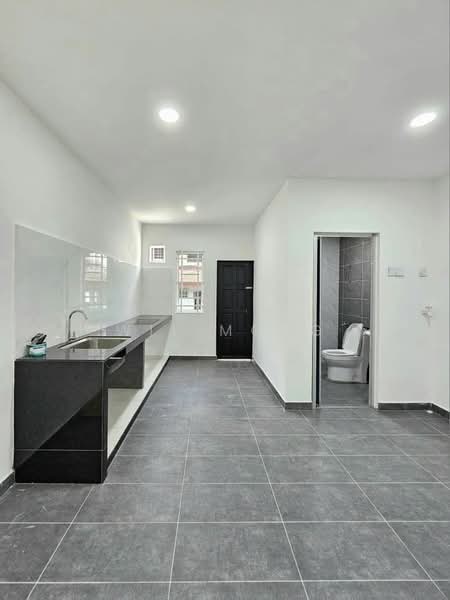 1-storey Terraced House for Sale in Taman Puteri Wangsa (Ulu Tiram) - Wil Mong - Kitchen - PropertyGuru.com.my