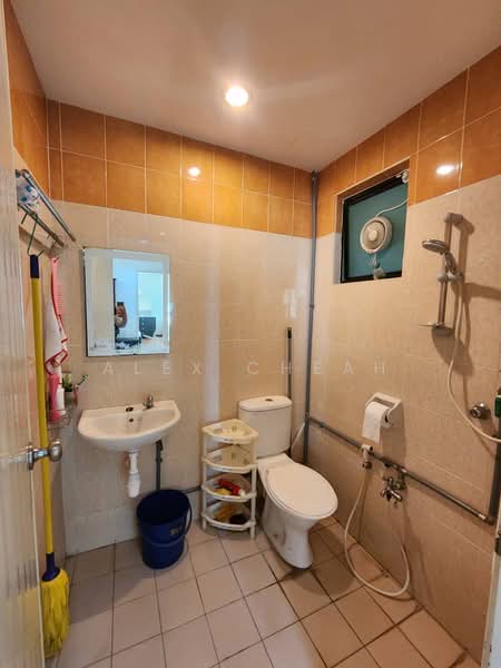 Condominium for Sale at Penhill Perdana Condominium - Alex Cheah - Bathroom - PropertyGuru.com.my