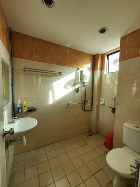 Condominium for Sale at Penhill Perdana Condominium - Alex Cheah - Bathroom - PropertyGuru.com.my