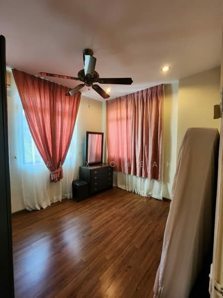 Condominium for Sale at Penhill Perdana Condominium - Alex Cheah - Bedroom - PropertyGuru.com.my