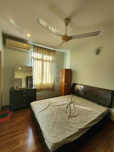 Condominium for Sale at Penhill Perdana Condominium - Alex Cheah - Bedroom - PropertyGuru.com.my