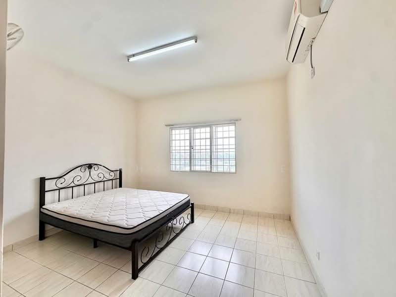 Condominium for Sale at Kondominium Kristal - Farhan Rafael - Bedroom - PropertyGuru.com.my