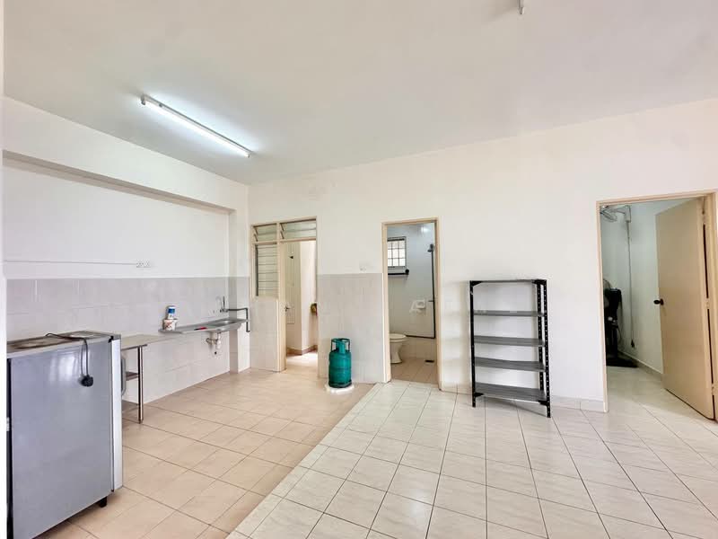 Condominium for Sale at Kondominium Kristal - Farhan Rafael - Kitchen - PropertyGuru.com.my