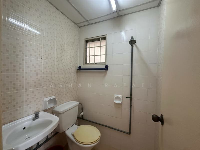 Condominium for Sale at Kondominium Kristal - Farhan Rafael - Bathroom - PropertyGuru.com.my