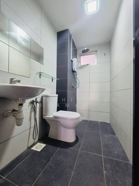 Condominium for Sale at Residensi Rampai (The Parc Tower) - Noor Hidayah Mohamad Noor - Bathroom - PropertyGuru.com.my