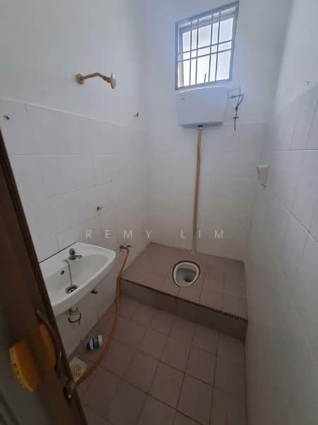 2-storey Terraced House for Sale in Taman Saga (Ampang) - Remy Lim - Bathroom - PropertyGuru.com.my
