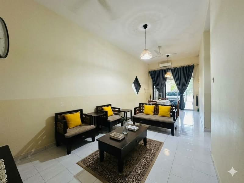 Rumah Teres 1 Tingkat untuk Dijual di Taman Delima (Kluang) - Sufi Norman - Living Room - PropertyGuru.com.my