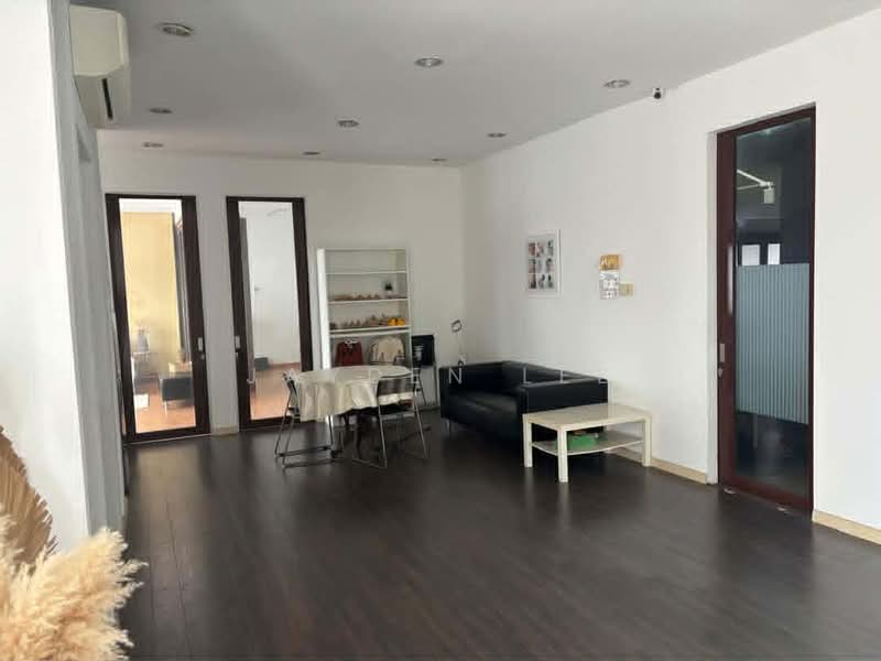 Kedai / Pejabat untuk Dijual di BANDAR PUCHONG JAYA (Puchong) - Jayden Lee - Living Room - PropertyGuru.com.my