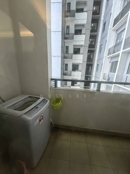 Servis Apartment untuk Disewa di R&F Princess Cove Phase 1 - Hui Lee - Balcony - PropertyGuru.com.my