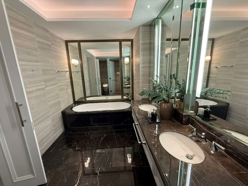 Servis Apartment untuk Dijual di St Regis - Annie Chong - Bathroom - PropertyGuru.com.my