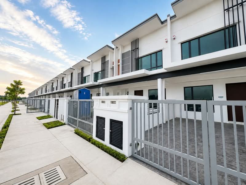 Rumah Teres 2 Tingkat untuk Dijual di Setia Alam (Selangor) - Sean Chia - Exterior - PropertyGuru.com.my