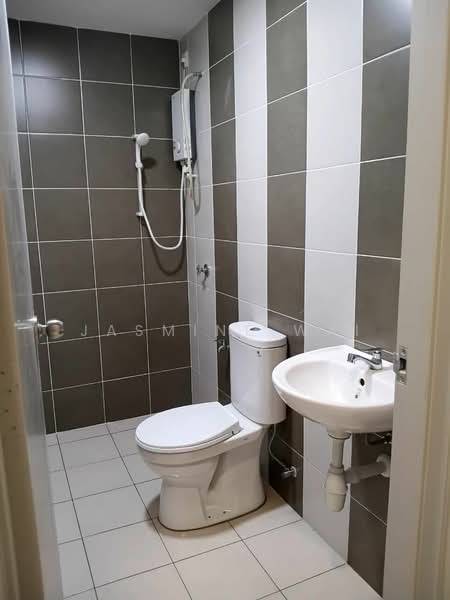 Servis Apartment untuk Disewa di Residensi Emas - Jasmine Wai - Bathroom - PropertyGuru.com.my
