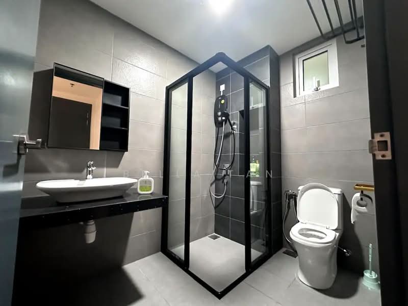 Service Residence for Sale at Summer Suites - Residensi Bukit Meldrum - Bella Tan - Bathroom - PropertyGuru.com.my