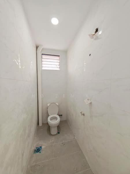 Rumah Teres 2 Tingkat untuk Dijual di Bandar Putra (Kulai) - NG ZEN XI - Bathroom - PropertyGuru.com.my