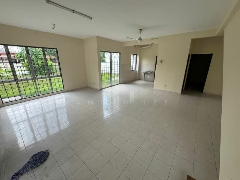 Cluster House for Sale in Taman Garing Utama (Rawang) - Samson Lee - Living Room - PropertyGuru.com.my
