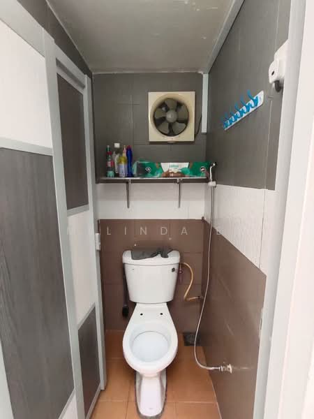 1-storey Terraced House for Sale in Taman Century (Johor Bahru) - Melinda Ee - Bathroom - PropertyGuru.com.my