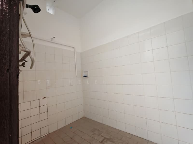 Rumah Berkembar untuk Dijual di Ayer Itam (Penang) - Sr. Helen Teoh - Bathroom - PropertyGuru.com.my
