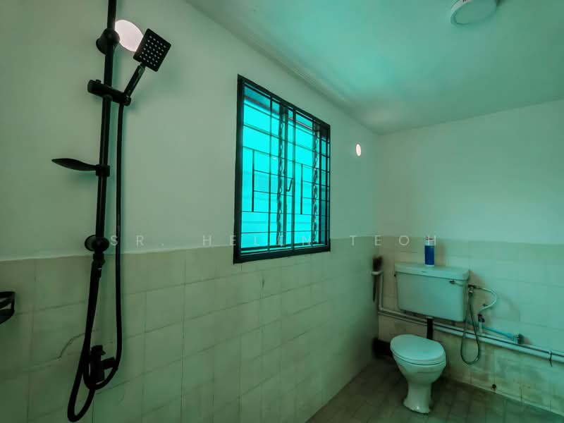 Rumah Berkembar untuk Dijual di Ayer Itam (Penang) - Sr. Helen Teoh - Bathroom - PropertyGuru.com.my