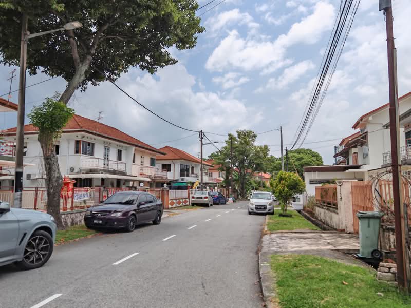 Rumah Berkembar untuk Dijual di Ayer Itam (Penang) - Sr. Helen Teoh - Exterior - PropertyGuru.com.my