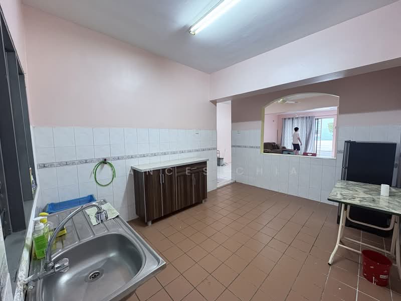 Condominium for Sale at Vista Komanwel B - Frances Chia - Kitchen - PropertyGuru.com.my