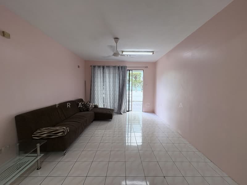 Condominium for Sale at Vista Komanwel B - Frances Chia - Living Room - PropertyGuru.com.my