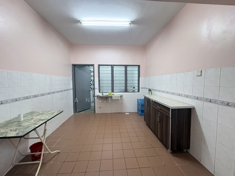 Condominium for Sale at Vista Komanwel B - Frances Chia - Kitchen - PropertyGuru.com.my