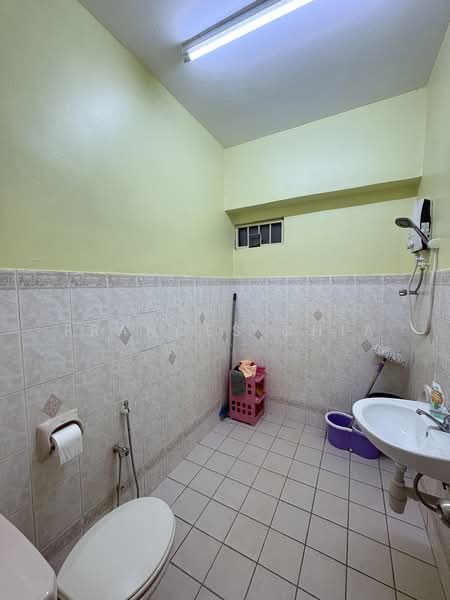 Condominium for Sale at Vista Komanwel B - Frances Chia - Bathroom - PropertyGuru.com.my