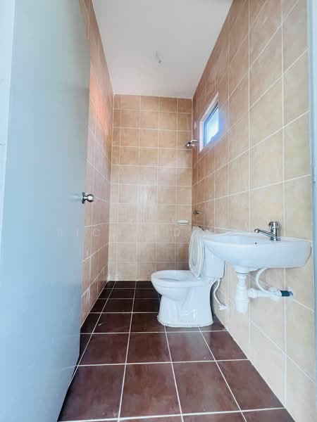Rumah Teres 2 Tingkat untuk Dijual di Johor Bahru (Johor) - Richard Lee - Bathroom - PropertyGuru.com.my