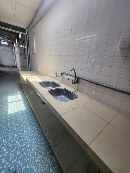 Rumah Berkembar untuk Dijual di Taman Chateau (Ipoh) - Datuk Lee Heng - Kitchen - PropertyGuru.com.my