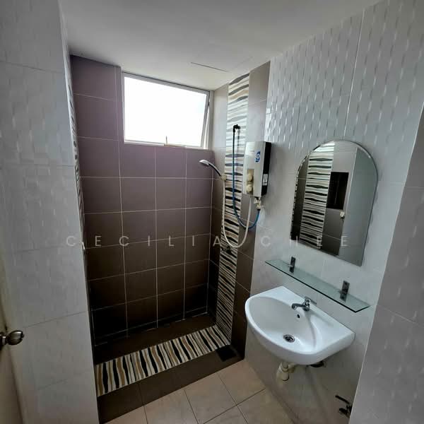 Kondominium untuk Disewa di The Zest @ Kinrara 9 - Cecilia Chee - Bathroom - PropertyGuru.com.my
