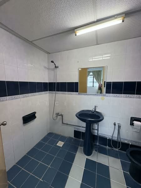 Condominium for Sale at Vista Komanwel B - Frances Chia - Bathroom - PropertyGuru.com.my