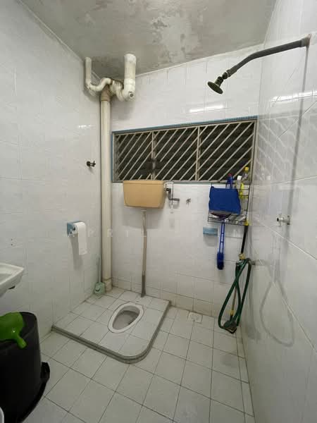 Rumah Teres 2 Tingkat untuk Disewa di Taman Muhibbah (Kulai) - April Chin - Bathroom - PropertyGuru.com.my
