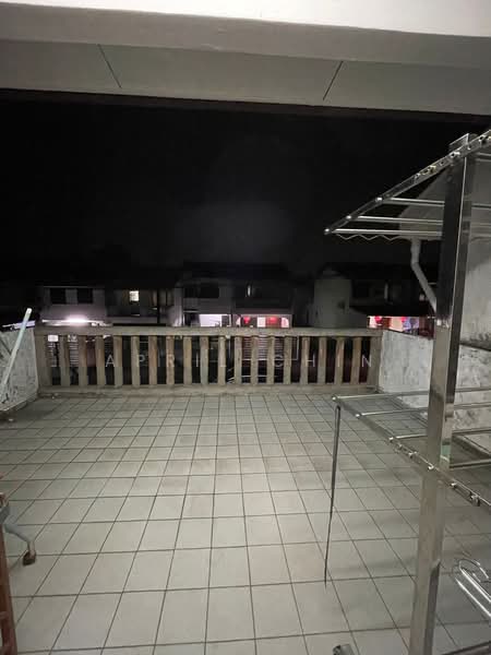 Rumah Teres 2 Tingkat untuk Disewa di Taman Muhibbah (Kulai) - April Chin - Balcony - PropertyGuru.com.my