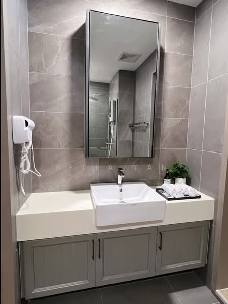 Service Residence for Sale at Summer Suites - Residensi Bukit Meldrum - Bella Tan - Bathroom - PropertyGuru.com.my