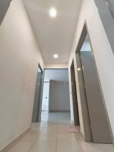 Apartment for Sale at Seri Baiduri - Shue Tan - Corridor - PropertyGuru.com.my
