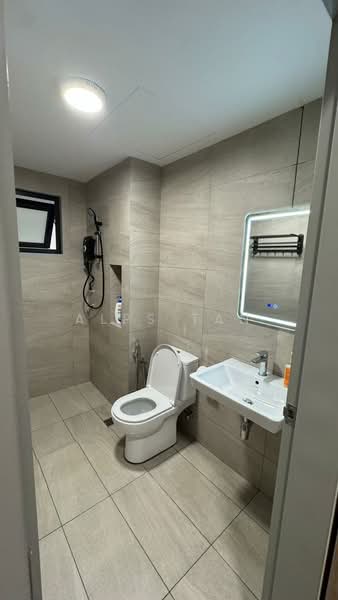 Kondominium untuk Disewa di Skyline KL - Alps Tan - Bathroom - PropertyGuru.com.my
