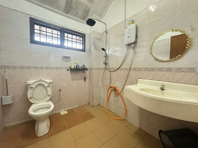 Rumah Teres 2 Tingkat untuk Dijual di Johor Bahru (Johor) - Max Keng - Bathroom - PropertyGuru.com.my