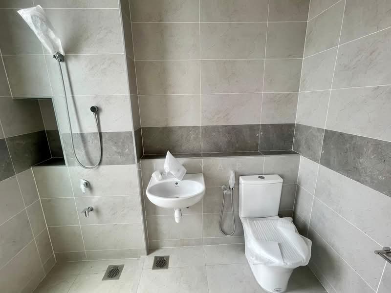 Rumah Teres 2 Tingkat untuk Dijual di Taman Adda Heights (Tebrau) - Liz Yap - Bathroom - PropertyGuru.com.my