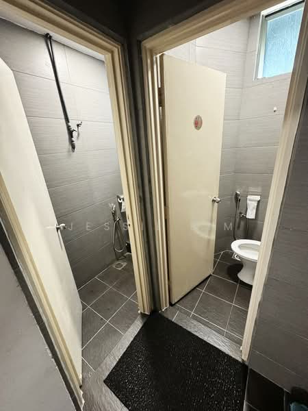 Shop / Office for Rent in Usj 10 (Subang Jaya) - Jessie Sim - Bathroom - PropertyGuru.com.my