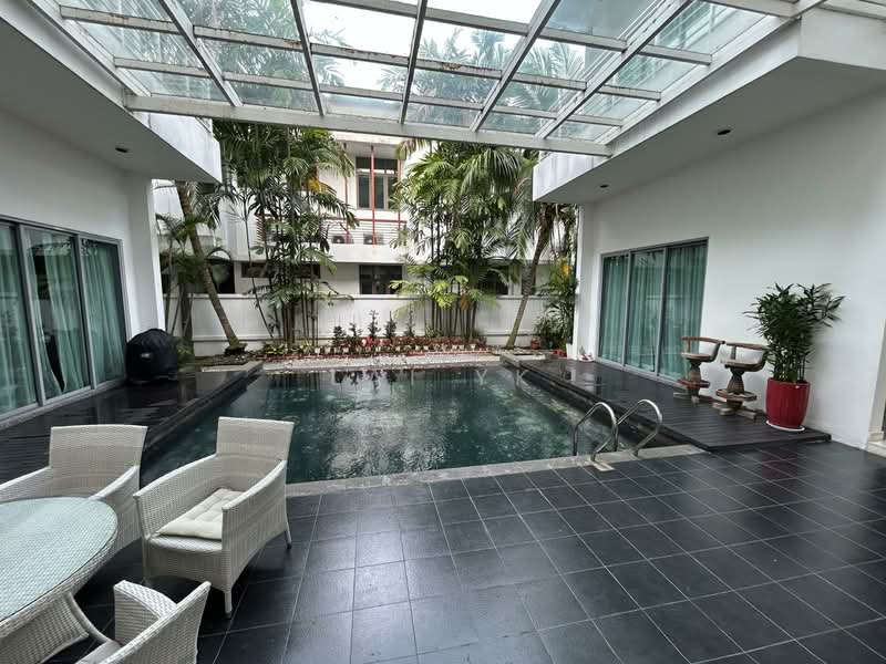 Rumah Banglo untuk Dijual di Saujana (Selangor) - Lai YK - Pool - PropertyGuru.com.my