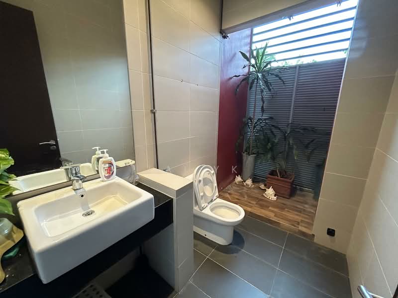 Rumah Banglo untuk Dijual di Saujana (Selangor) - Lai YK - Bathroom - PropertyGuru.com.my