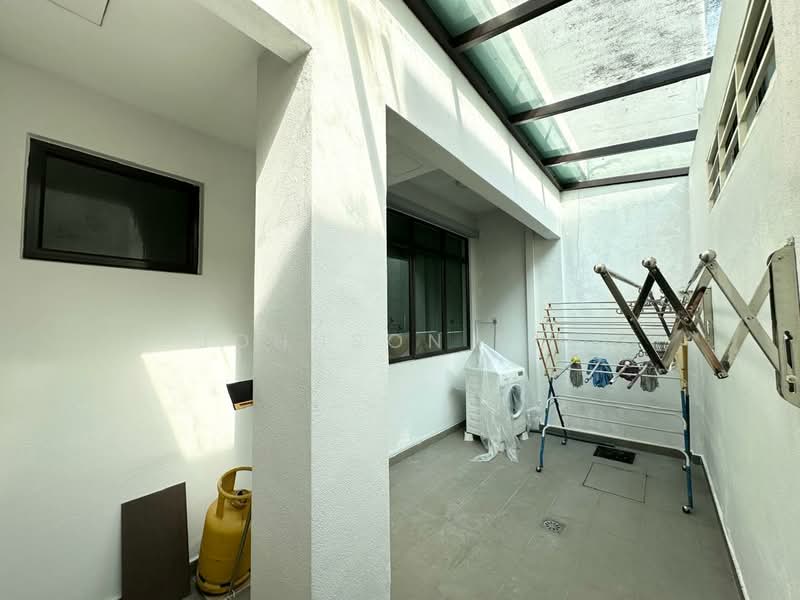 2.5-storey Terraced House for Sale in USJ Heights (Subang Jaya) - Johnson See - Balcony - PropertyGuru.com.my