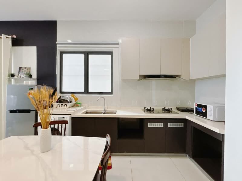 Kondominium untuk Dijual di Royal Strand @ Country Garden Danga Bay - Anushka Mishra - Kitchen - PropertyGuru.com.my