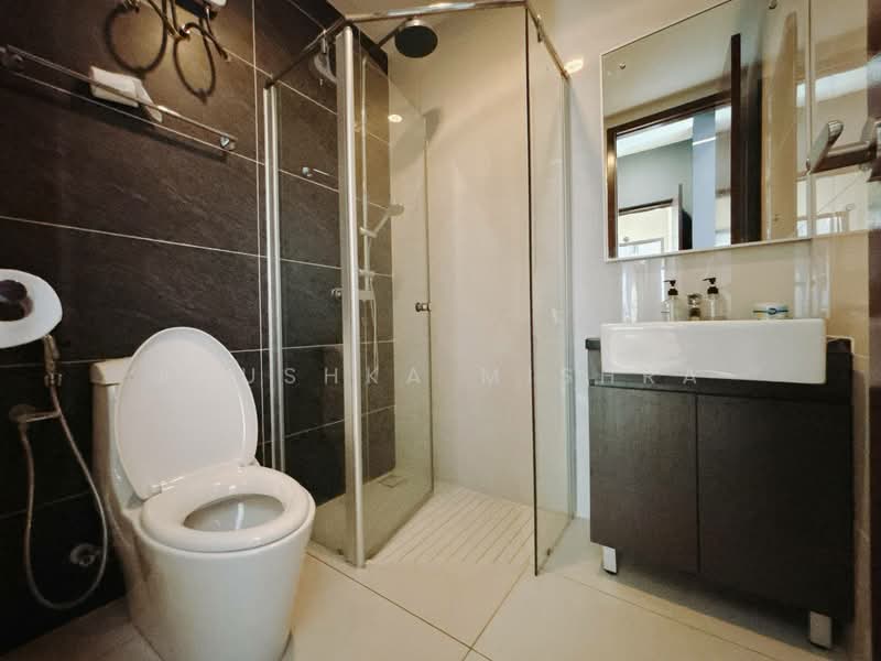 Kondominium untuk Dijual di Royal Strand @ Country Garden Danga Bay - Anushka Mishra - Bathroom - PropertyGuru.com.my