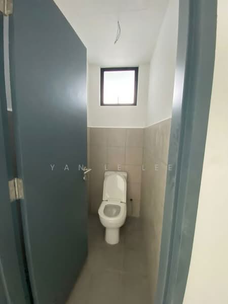 Shop / Office for Rent in Iskandar Puteri (Nusajaya) (Johor) - Yan Le Lee - Bathroom - PropertyGuru.com.my