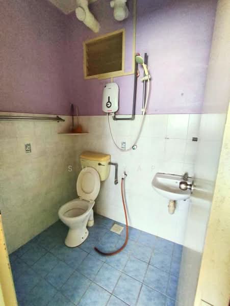 Apartment for Rent at Villa Krystal @ Bandar Selesa Jaya - Sun Yap - Bathroom - PropertyGuru.com.my