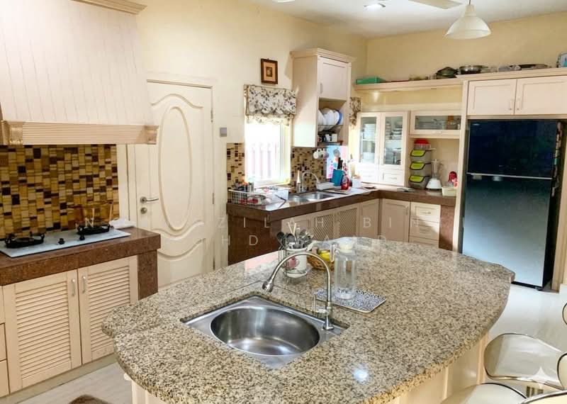 Bungalow for Sale in Saujana Impian (Kajang) - Norfazilah Binti Mohd Saad - Kitchen - PropertyGuru.com.my