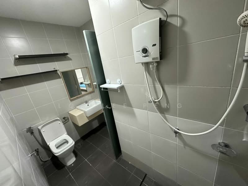 Servis Apartment untuk Dijual di Meridin Suites @ The Meridin - Loh Lee Peng - Bathroom - PropertyGuru.com.my