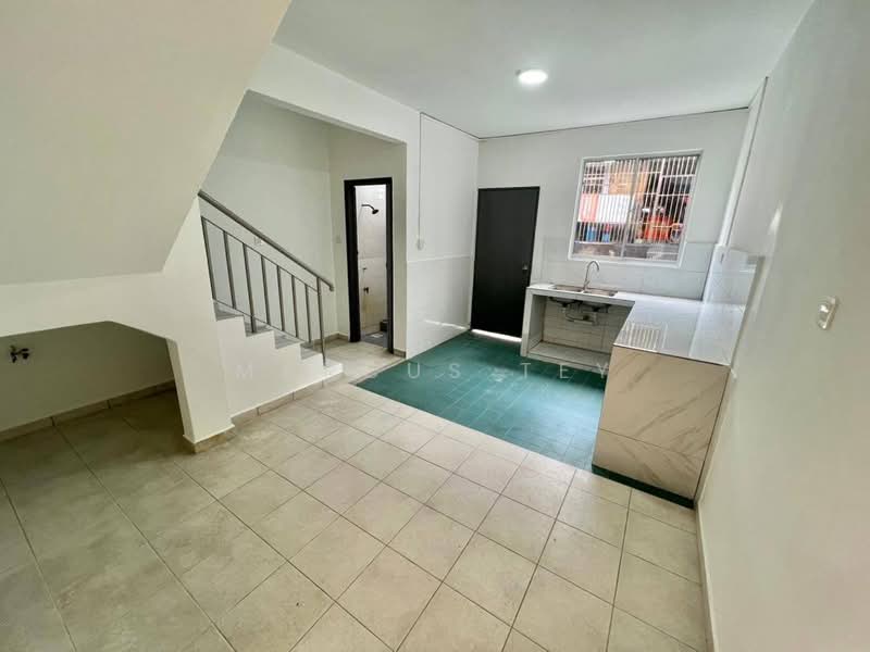 2-storey Terraced House for Sale in Perling (Skudai) - Marcus Tey - Kitchen - PropertyGuru.com.my